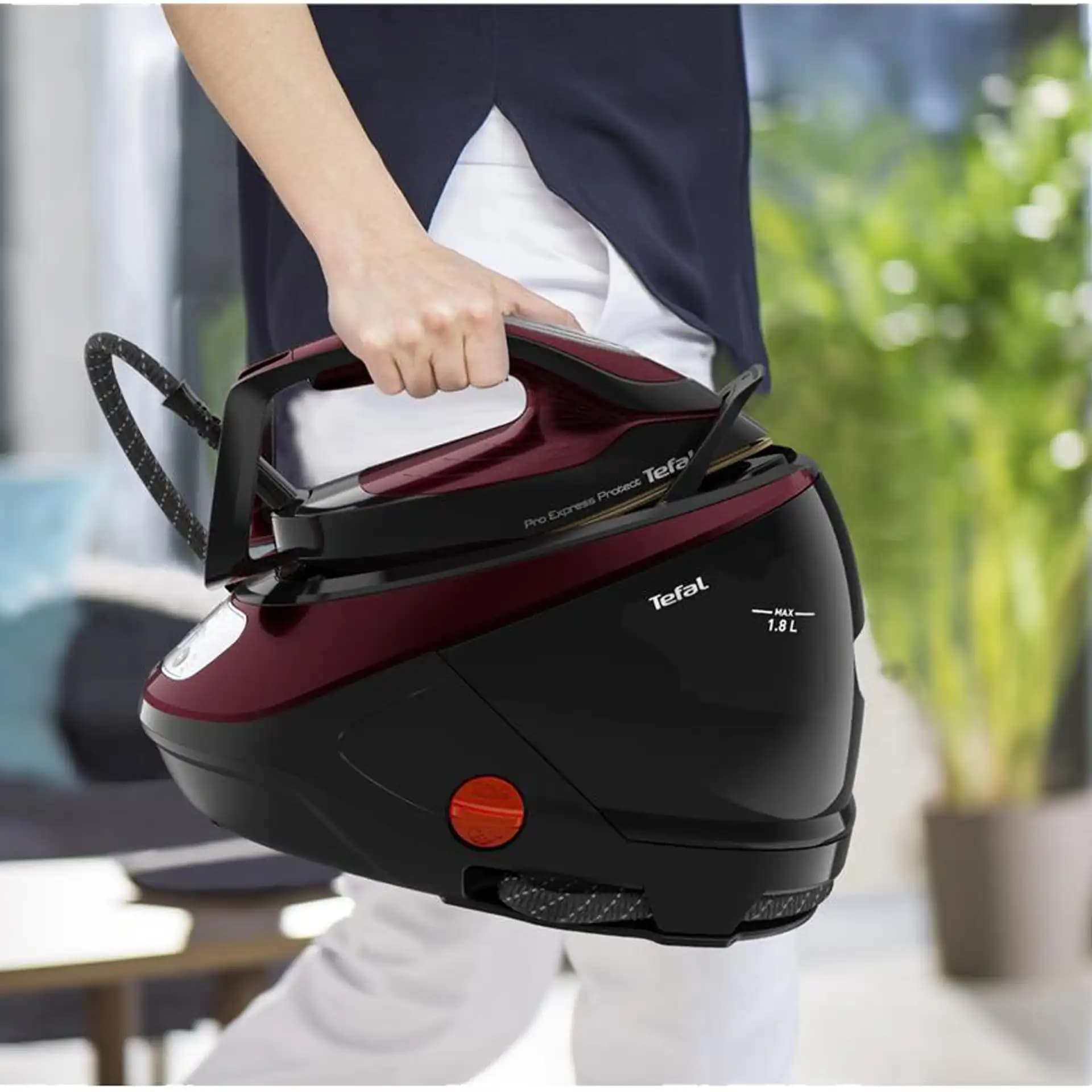 Tefal GV 9230 Kazanlı Ütü: Yüksek Buhar Gücü ve Kolay Kullanım Özellikleriyle Üstün Performans