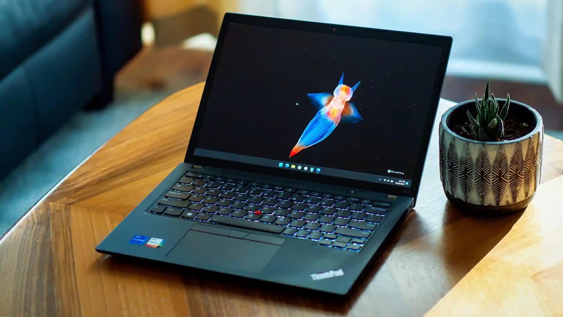 ThinkPad X13 Serisi İş Dünyası Profesyonelleri İçin Güçlü ve Taşınabilir Dizüstü Bilgisayar