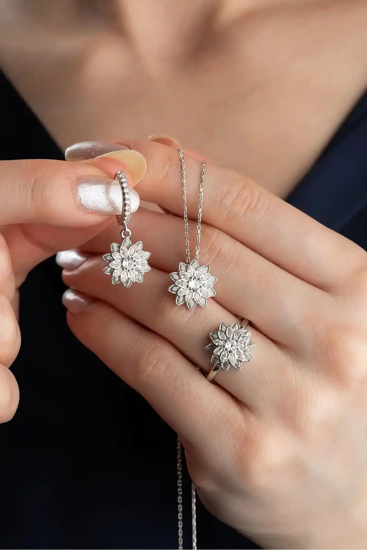 925 Ayar Güçüş Takılar: Özellikleri, Seçenekleri ve Bakım İpuçları