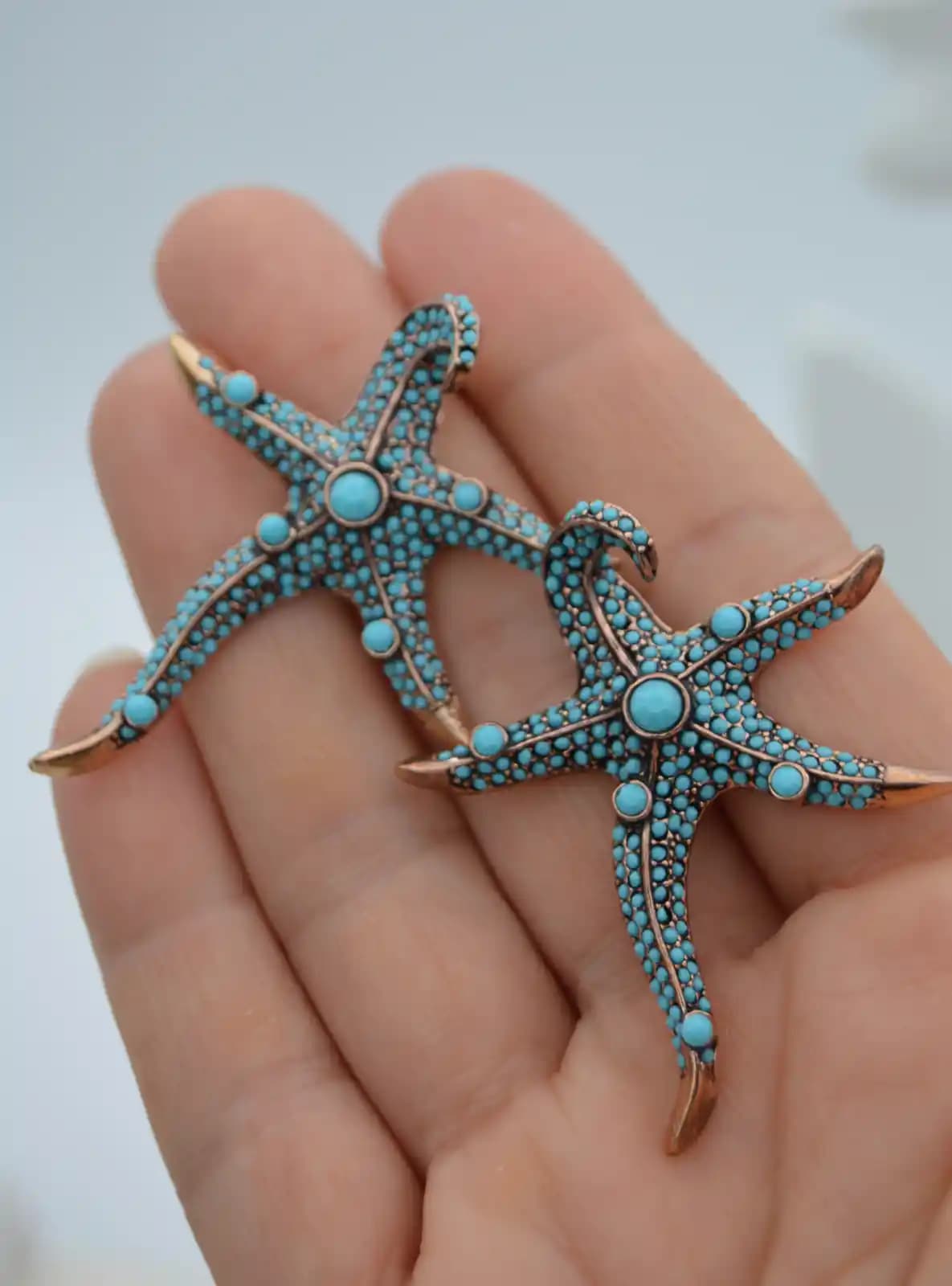 925 Ayar Gümüş ve Doğal Turkuaz Taşlarla Deniz Yıldızı Küpe Özellikleri ve Kalite Güvencesi