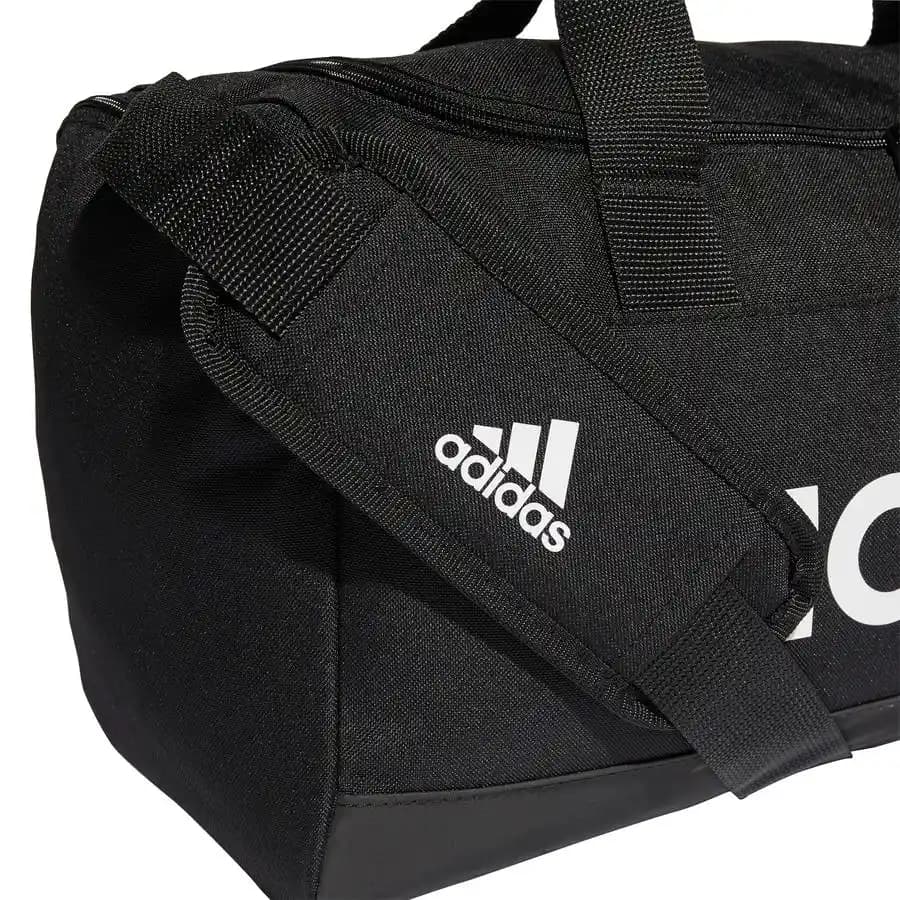 adidas Essentials Duffel Çanta: Dayanıklı ve Çok Amaçlı Spor ve Günlük Kullanım Çantası