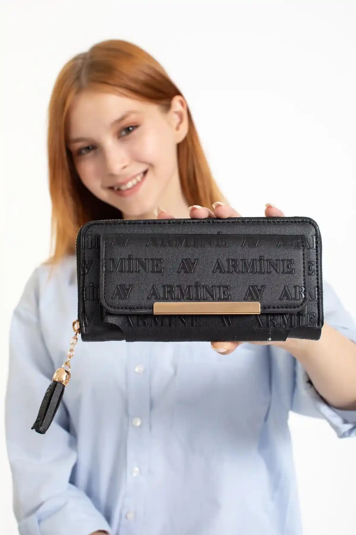 Armine Siyah Cüzdan Modelleri: Şıklık ve Fonksiyonellik Bir Arada