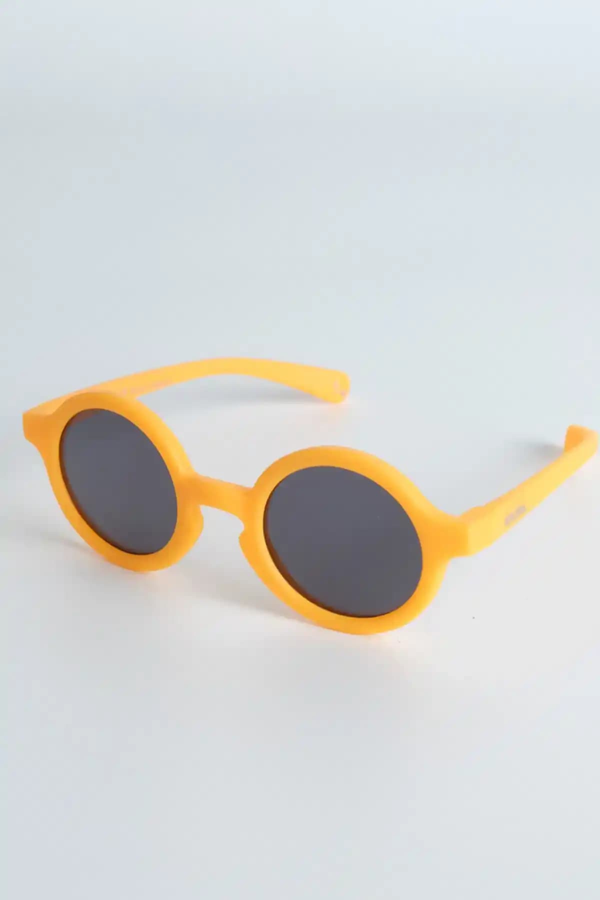 Bebek Güneş Gözlüğü Seçimi ve Kullanımında Dikkat Edilmesi Gerekenler