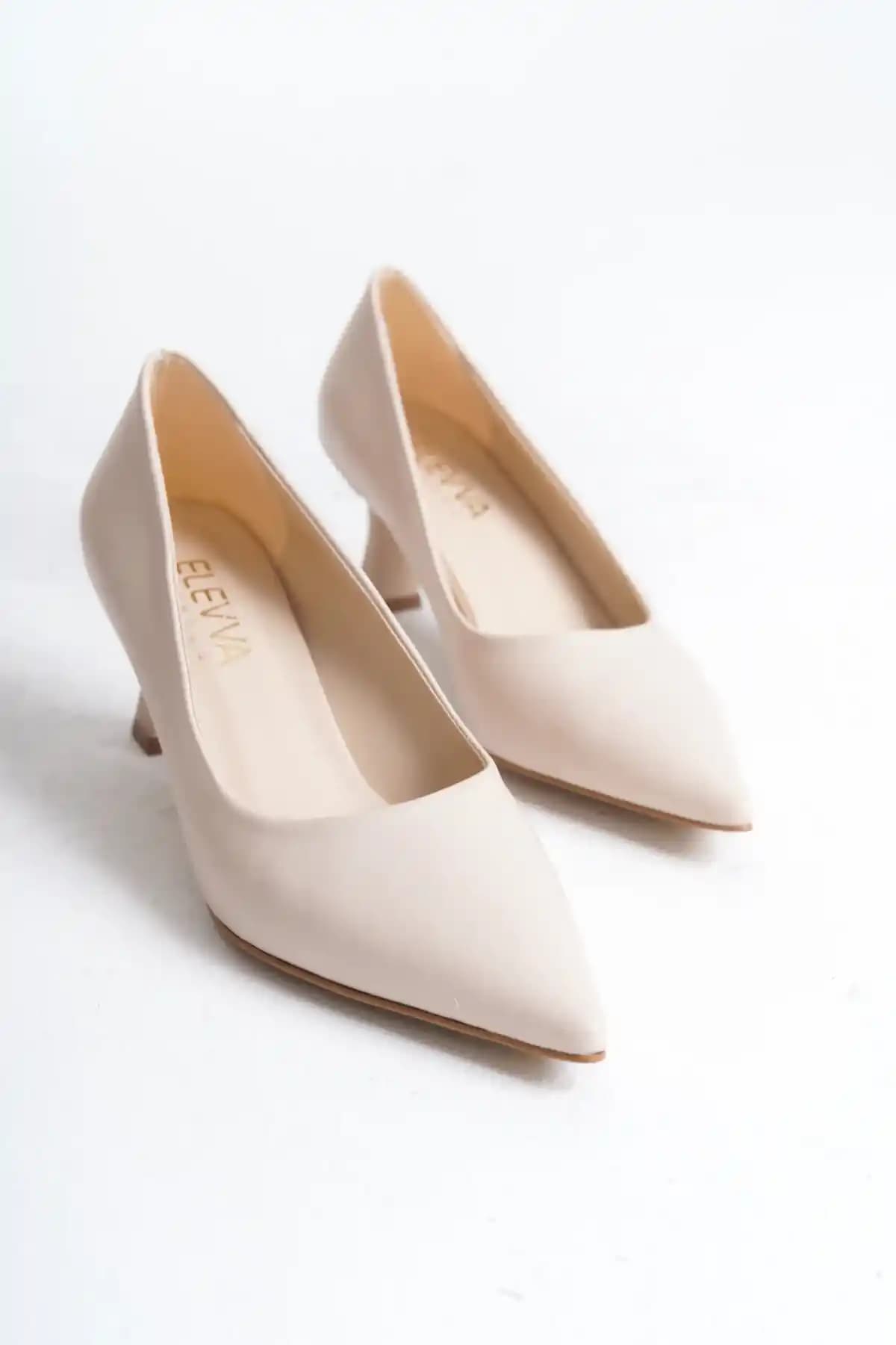 Bej Şık Topuklu Kadın Ayakkabıları: Estetik ve Konforun Birleştiği Seçenekler