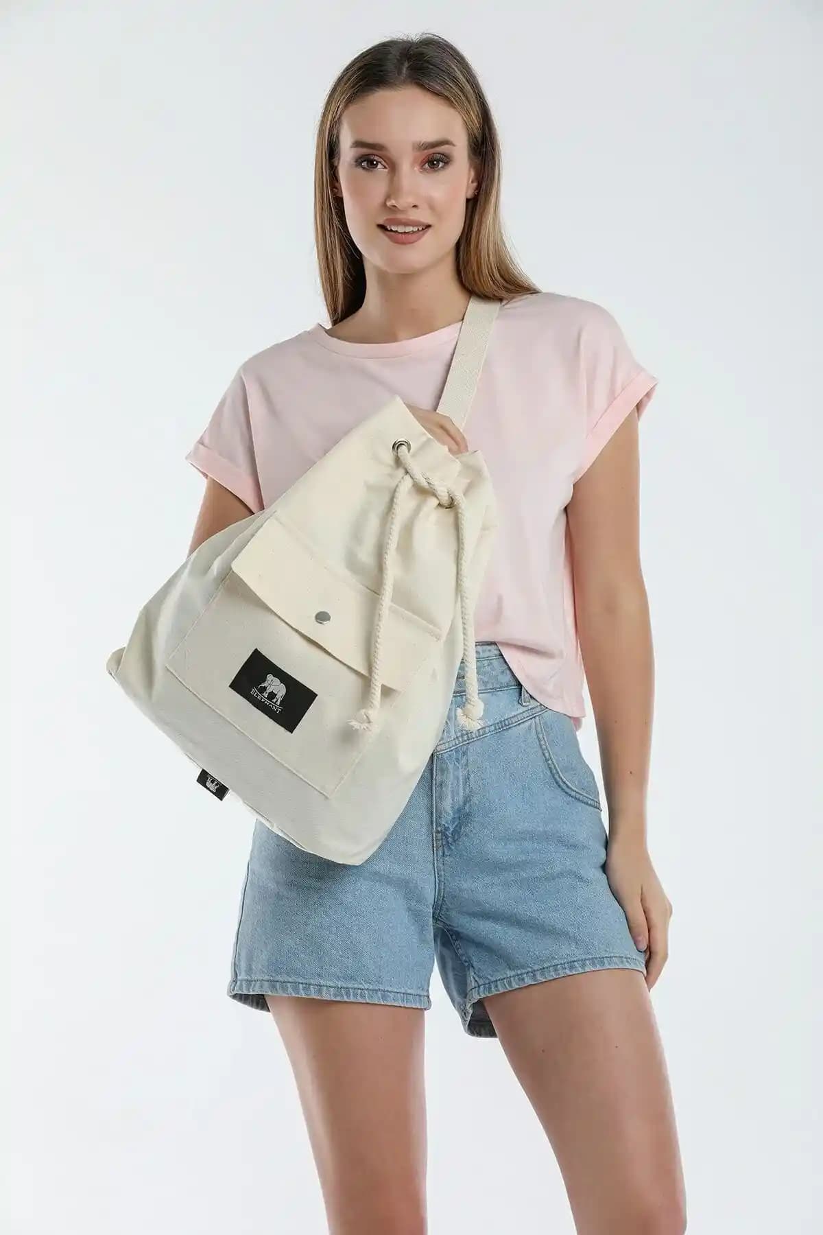 Bez ve Kanvas Çantaların Özellikleri ve Günlük Kullanımda Avantajları