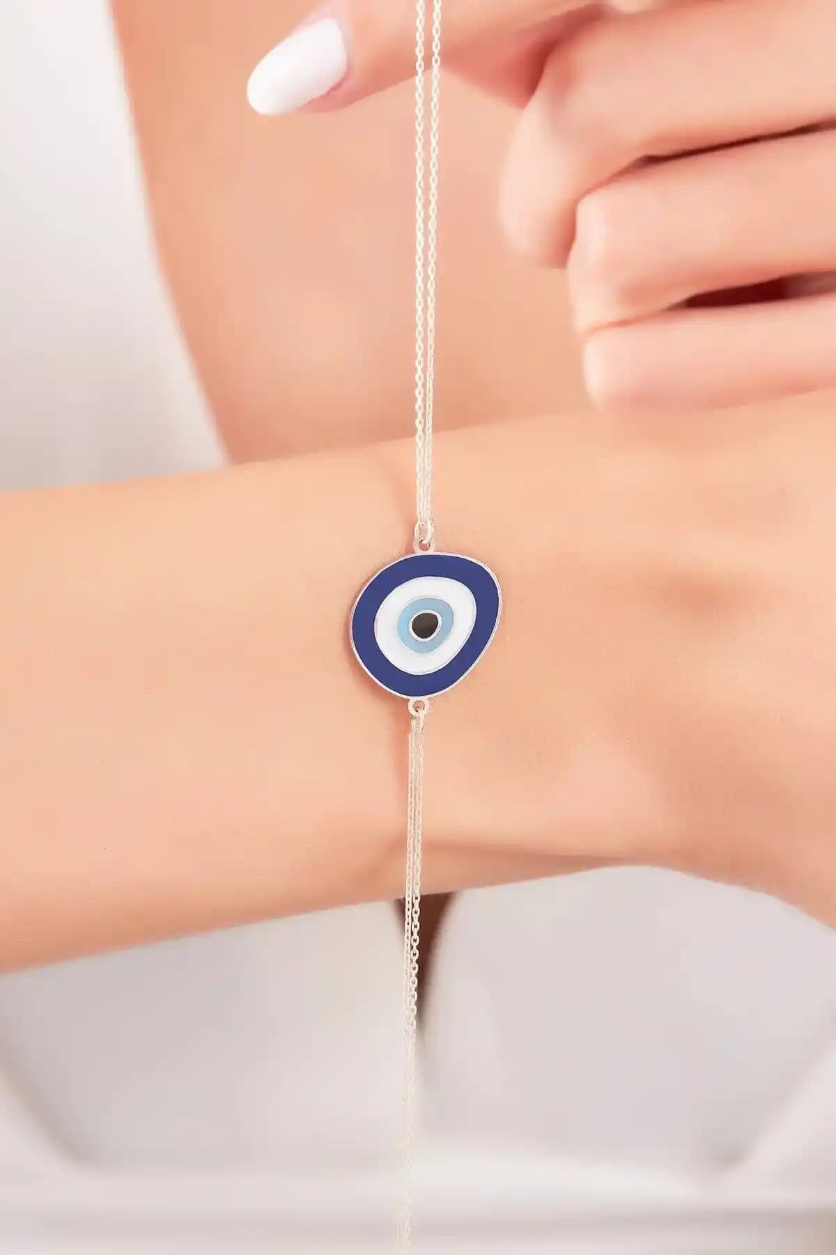 Bileklikler: Şık ve Anlamlı Hediye Seçenekleri ile Duygusal Bağlar Kurmanın Yolu