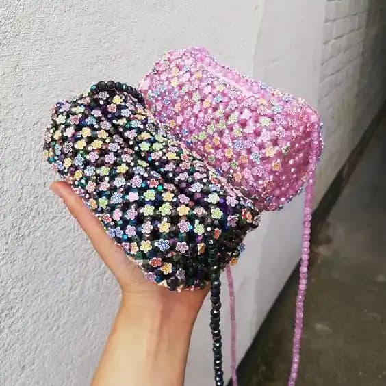 Boncuklu Mini Çanta Modelleri Güncel Trendler ve Tasarım Özellikleri