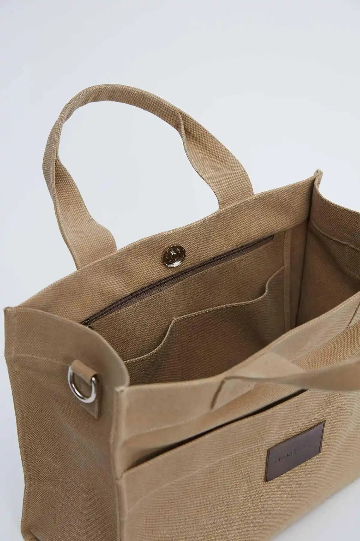 Dayanıklı Kanvas Manuka Çanta: Uzun Ömürlü ve Şık Tasarımın Buluşması