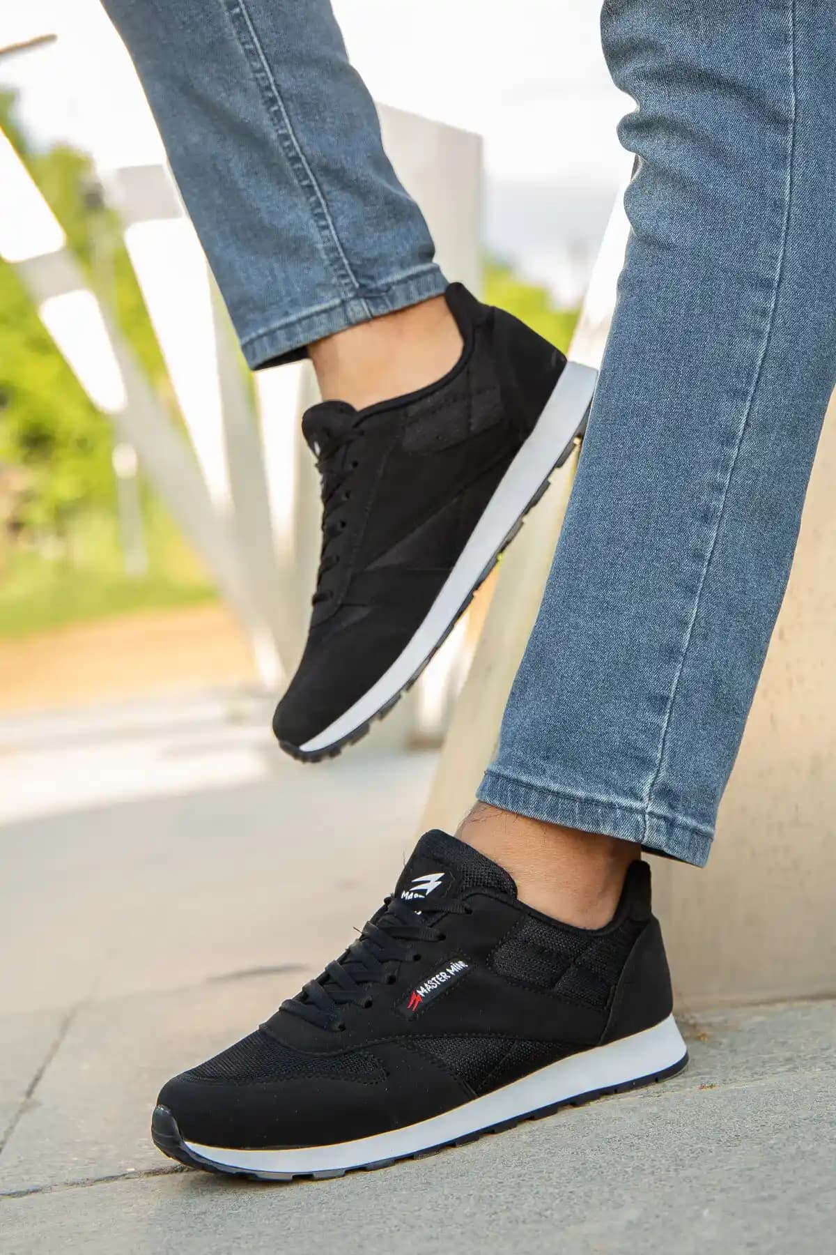 Dayanıklı ve Konforlu Erkek Ayakkabıları Seçiminde Dikkat Edilmesi Gereken Özellikler ve Trendler