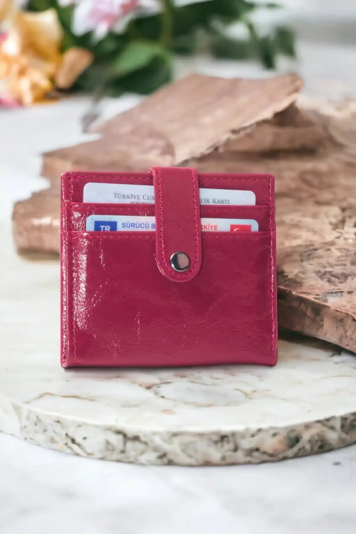 Dericom WomanCraft Kadın Cüzdanları: Şıklık ve Fonksiyonelliğin Birleşimi