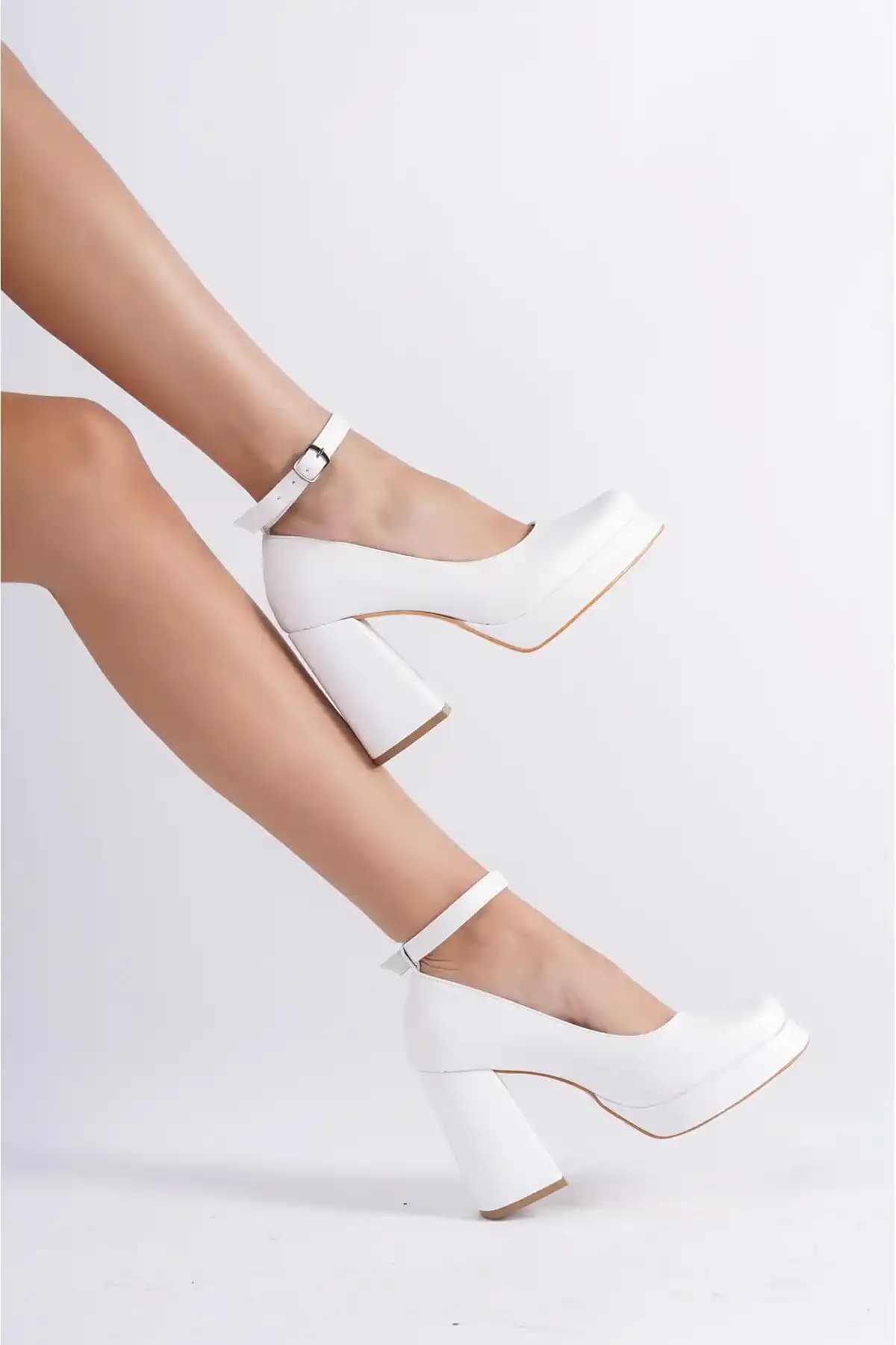 Elektronik ve Moda Entegrasyonu: Akıllı Giyim ve Teknolojik Ayakkabılar Üzerine Güncel Gelişmeler