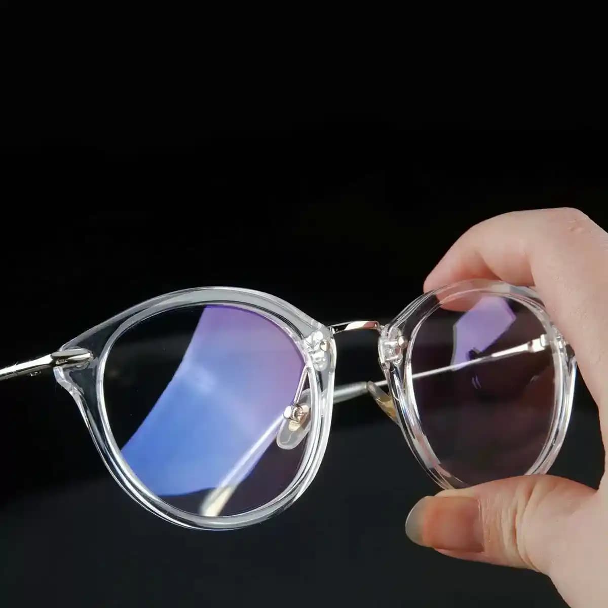 Ergonomik Kadın Gözlük Çerçevesi: Konfor ve Estetiği Bir Arada Sunar