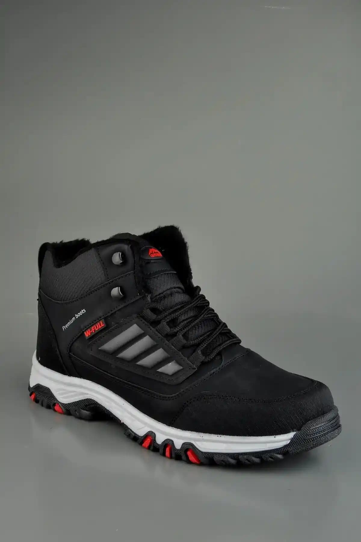 Erkek Botları: Şıklık ve Konforu Bir Arada Sunan Seçenekler ve Kullanım İpuçları