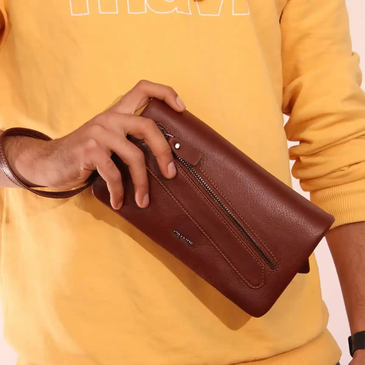 Erkek Deri El Çantası Bakım Rehberi: Uzun Ömürlü ve Şık Kullanım İpuçları