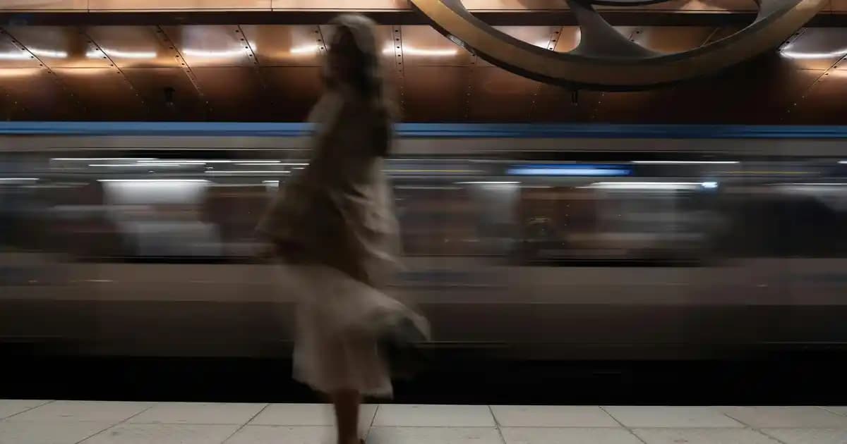 Erkek Gömlek Yaka Modelleri: Şıklık ve Fonksiyonellik İçin Güncel Trendler ve Özellikler