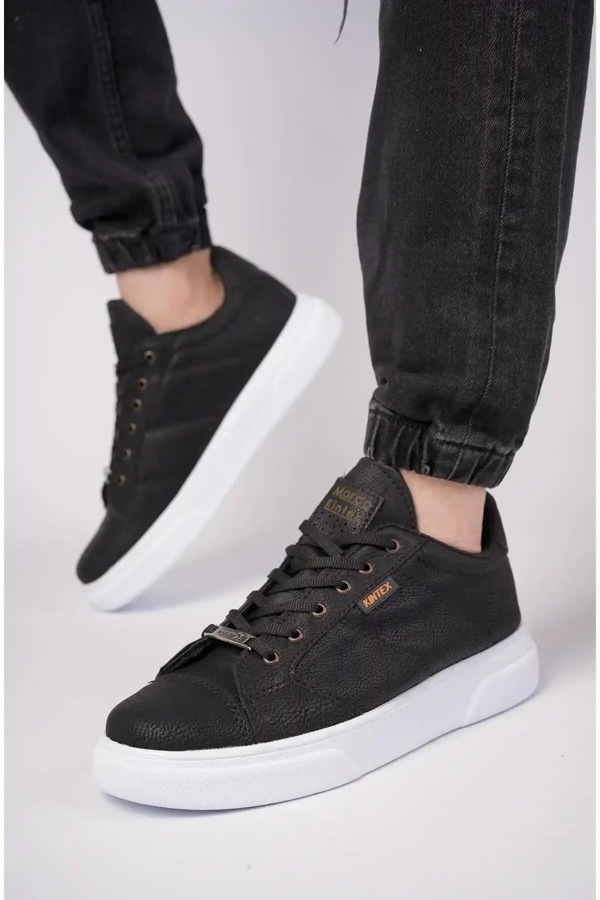 Erkek Modasında Sneaker ve Spor Ayakkabılar: Güncel Trendler ve Seçim Rehberi