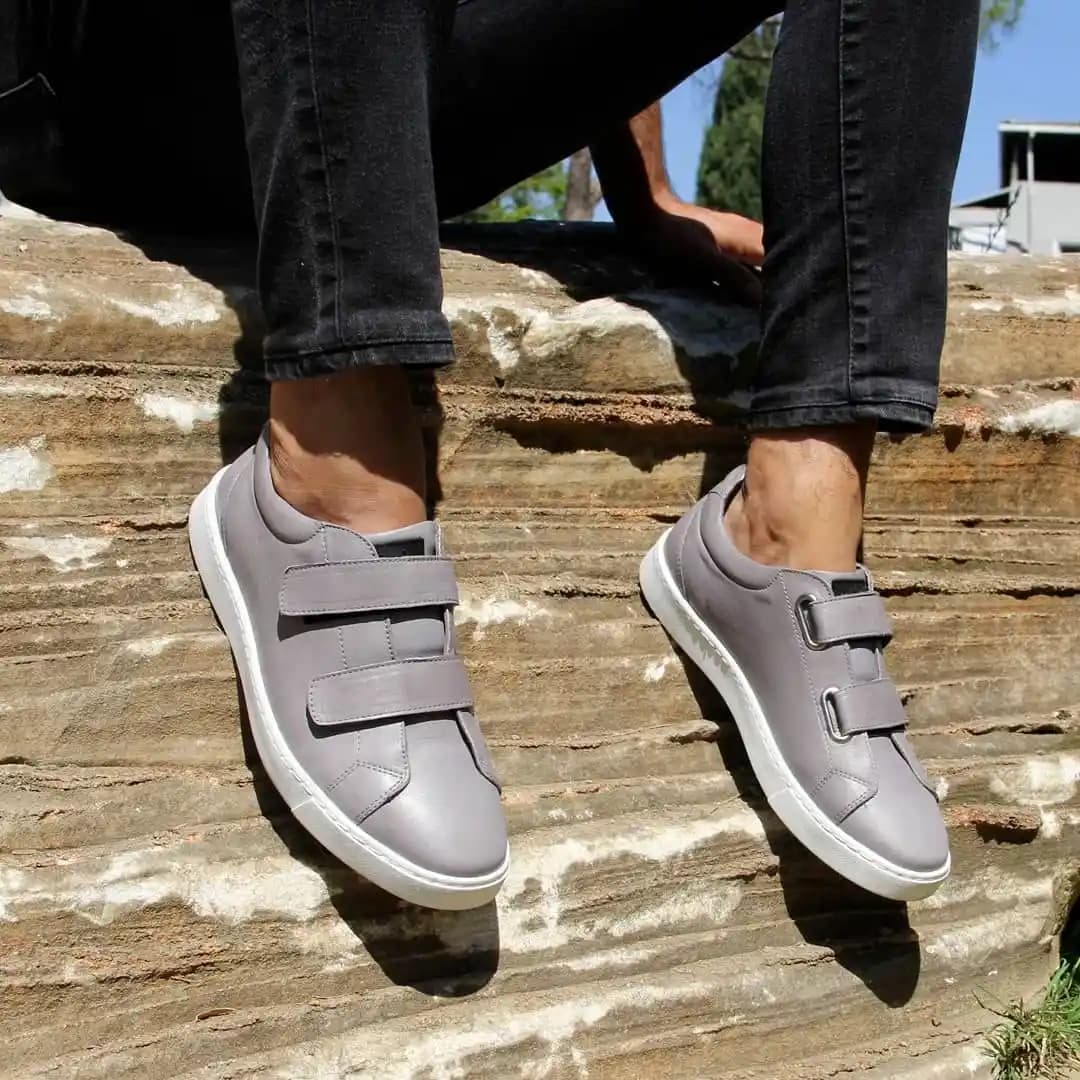 Erkek Pratik Cırtlı Ayakkabılar: Konfor ve Kullanışlılık Sunan Güncel Modeller