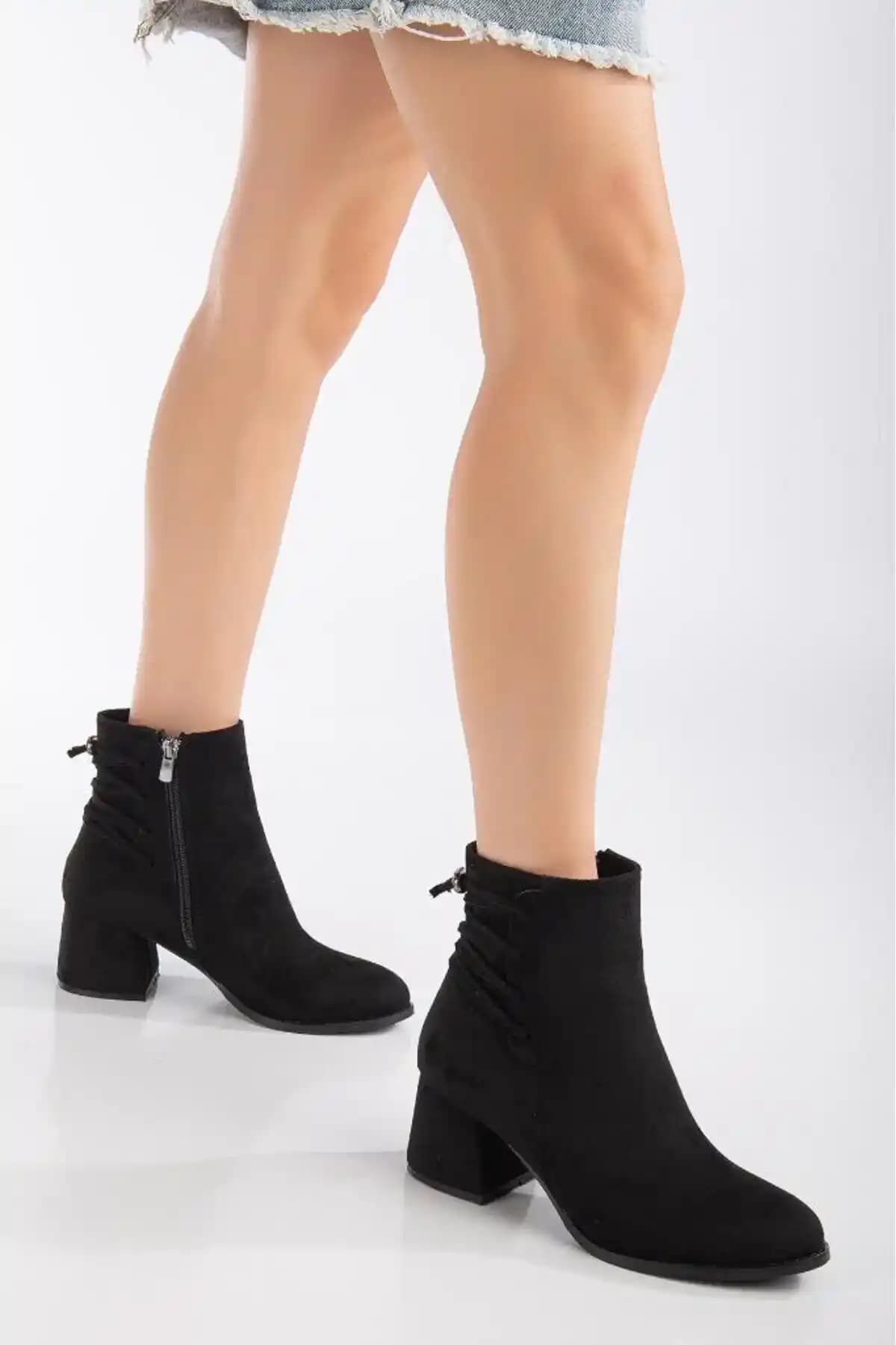 Erkek Süet Topuklu Botlar: Şıklık ve Konforun Modern Buluşması