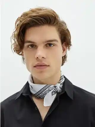 Erkekler İçin Bandana Kullanımıyla Şık ve Yaratıcı Tarzlar Oluşturma Rehberi