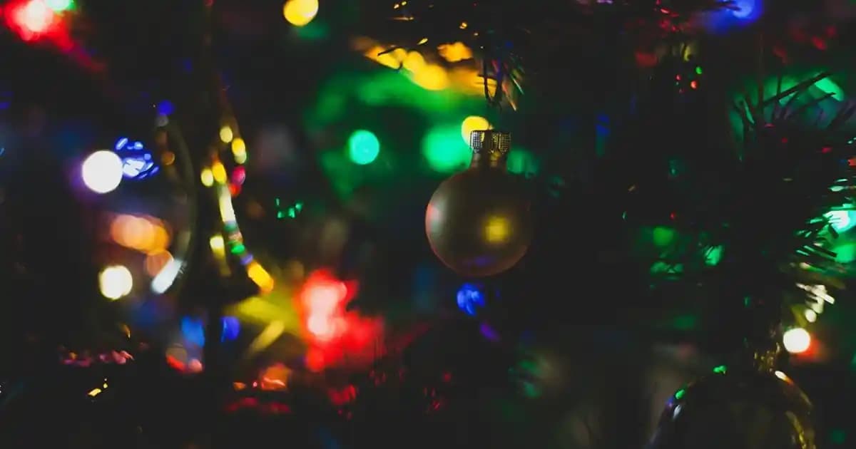 Erkekler İçin Beyaz Lacoste Ayakkabıları: Şıklık ve Konforun Mükemmel Buluşması