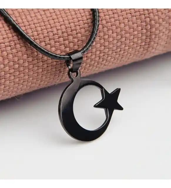 Erkekler İçin Güçlü ve Modern Takı Aksesuar Kombinleri Stil ve İfade Rehberi