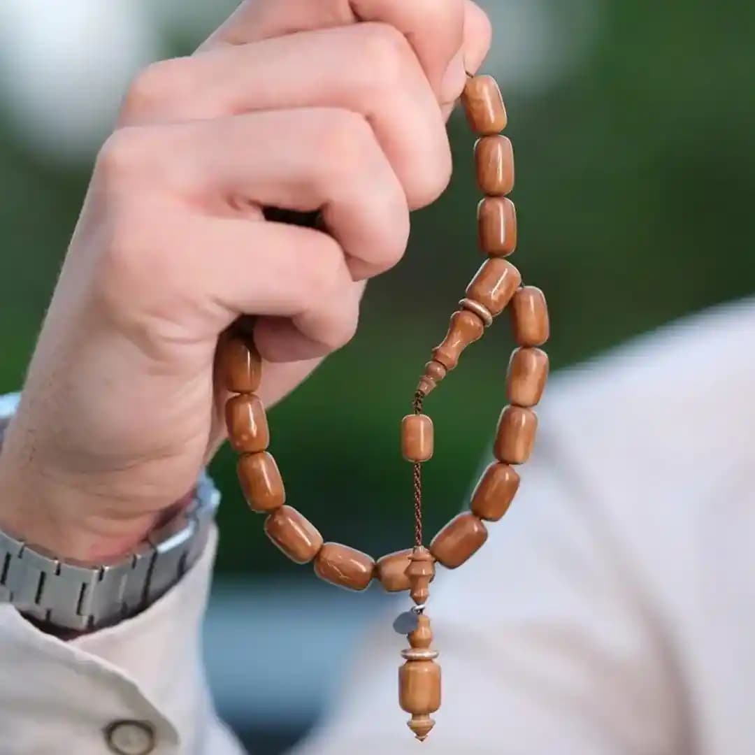 Erkekler İçin Tesbih Modelleri: Malzeme, Tasarım ve Kullanım Alanları Hakkında Kapsamlı Rehber