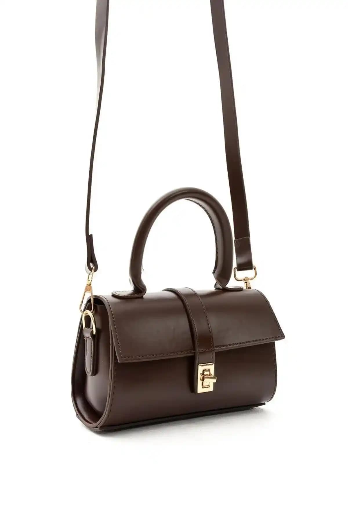 Fonksiyonel ve Şık Askılı Çantalar: Günlük Hayatta Pratik ve Estetik Seçenekler