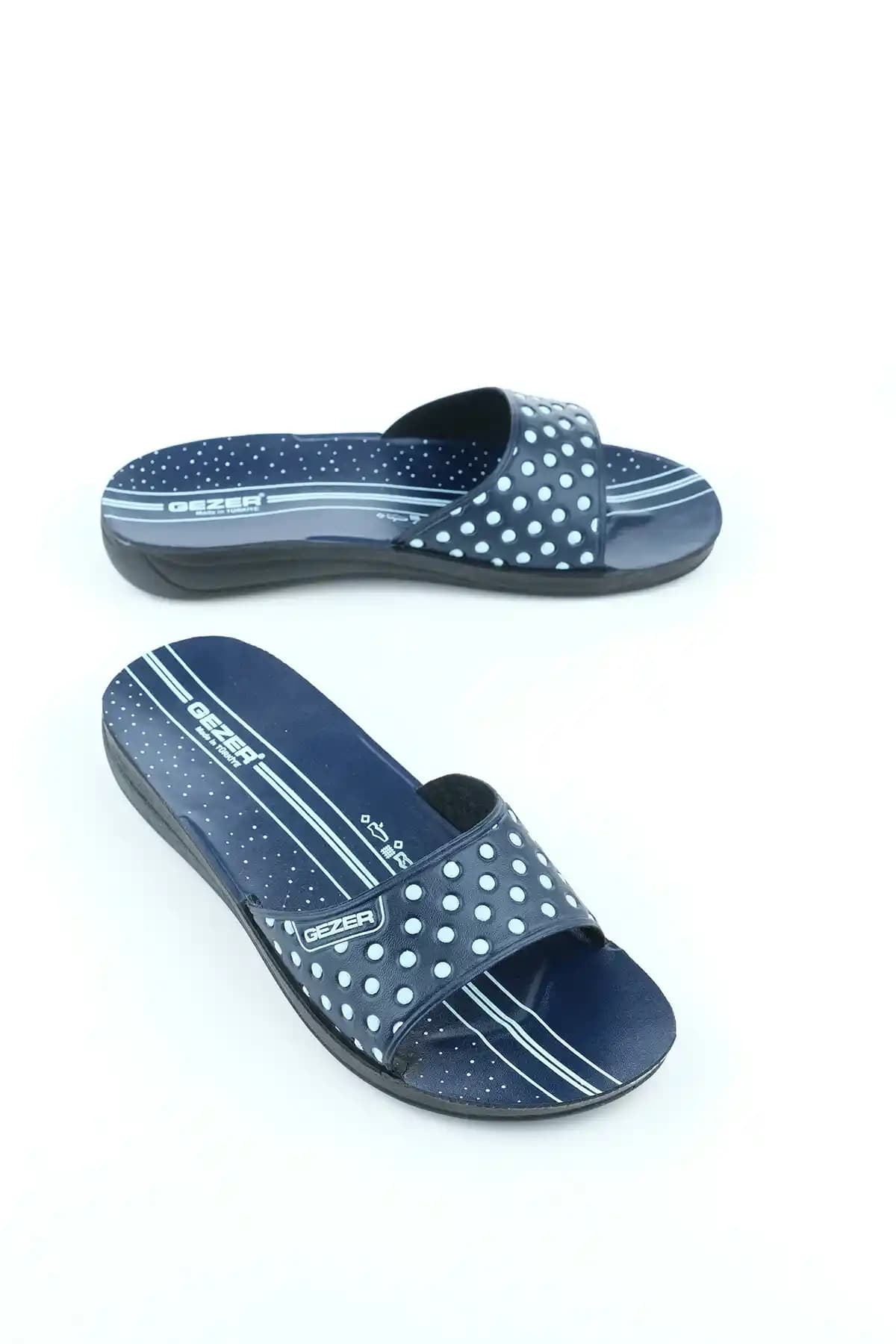 Gezer Terlikler: Yazlık Şıklık ve Rahatlık Sunan Modern ve Konforlu Tasarımlar