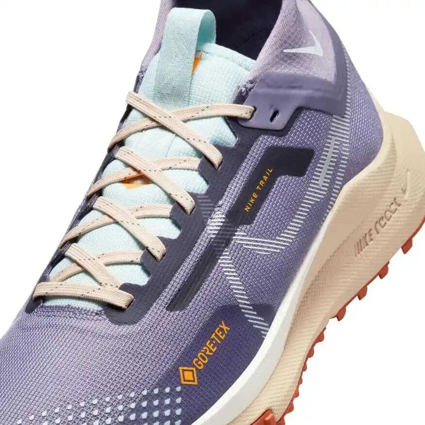 Gore-Tex Teknolojili Kadın Trail Koşu Ayakkabıları: Su Geçirmezlik ve Konforun Birleşimi