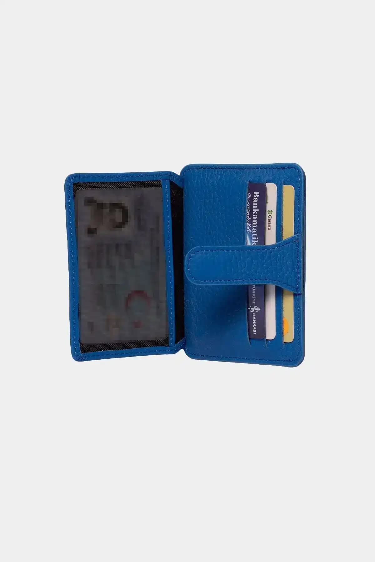 Grande 3607 ve 3633 Deri Kartlıklar: Tasarım ve Fonksiyonellik Karşılaştırması