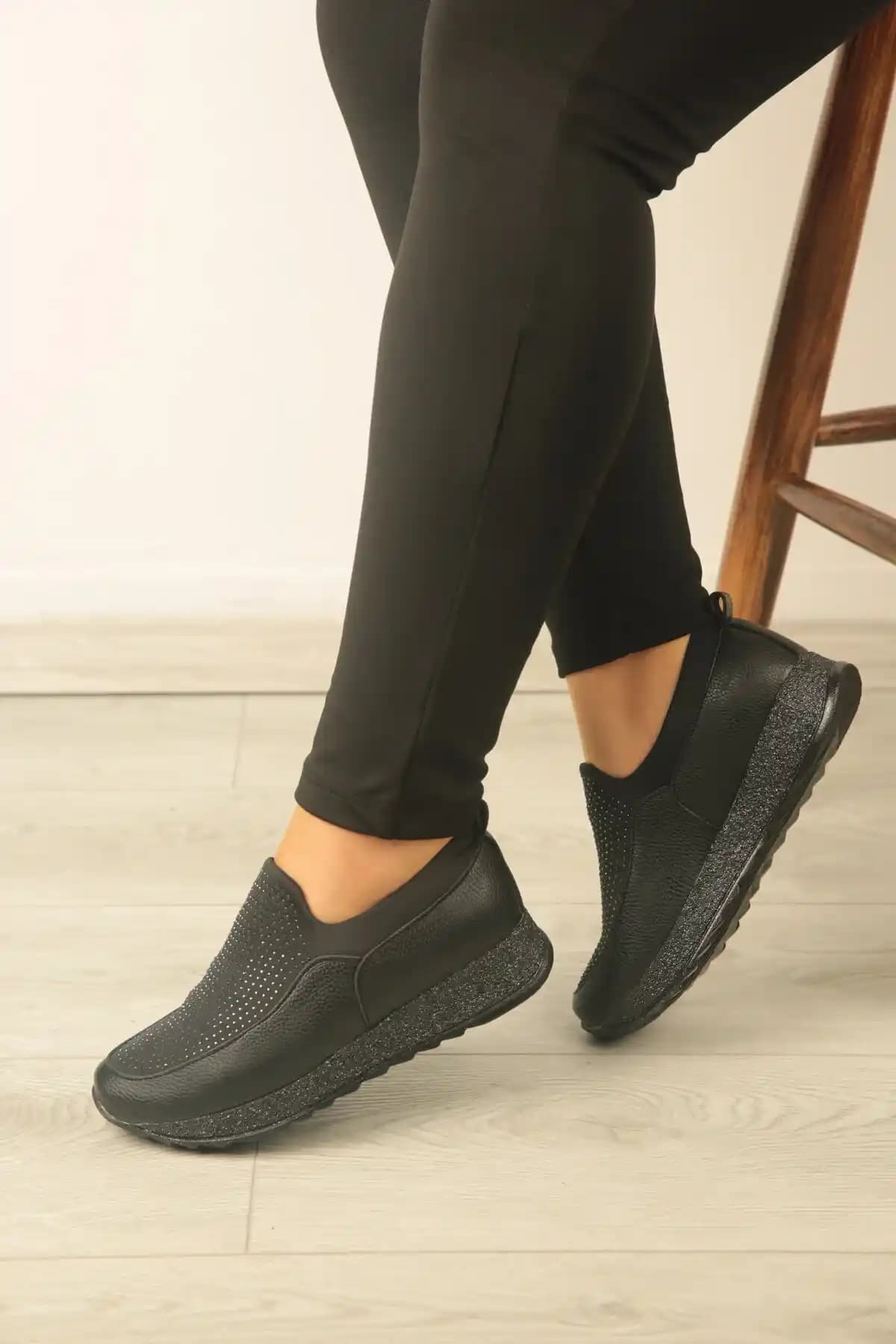 Günlük Hafif Ayakkabılar: Konfor ve Şıklığı Bir Arada Sunan Modern Seçenekler