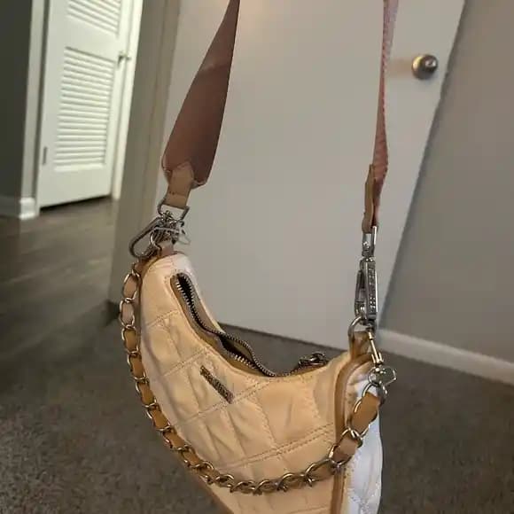 Günlük Kadın Çantalarında Zarafet ve Fonksiyonellik Bir Arada Ürün Tasarımı ve Kullanım İpuçları