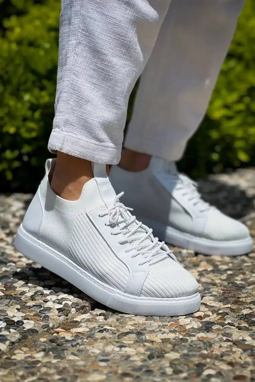 Günlük Kullanım İçin Beyaz Triko ve Ayakkabı Seçenekleri Hakkında Kapsamlı Rehber