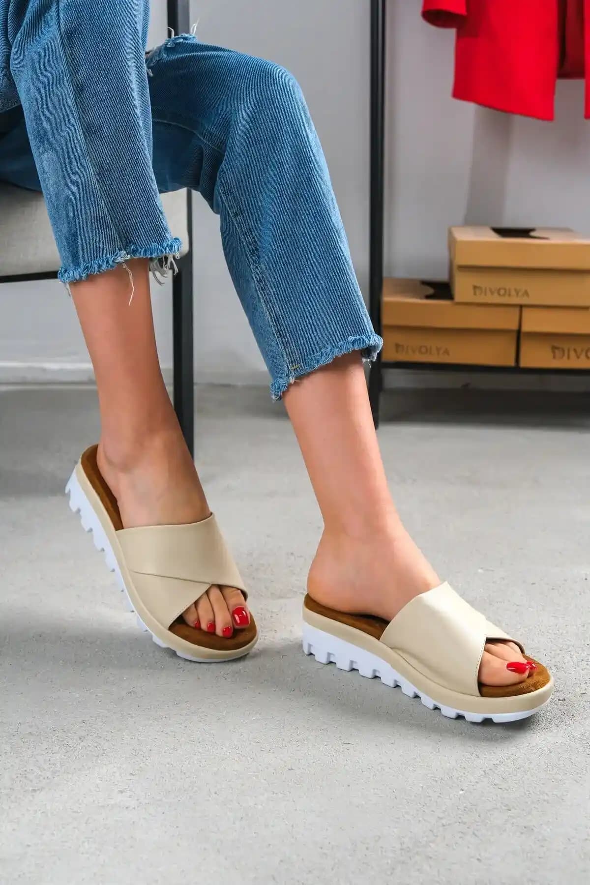 Günlük Kullanım İçin En İyi Terlik Modelleri ve Seçim İpuçları