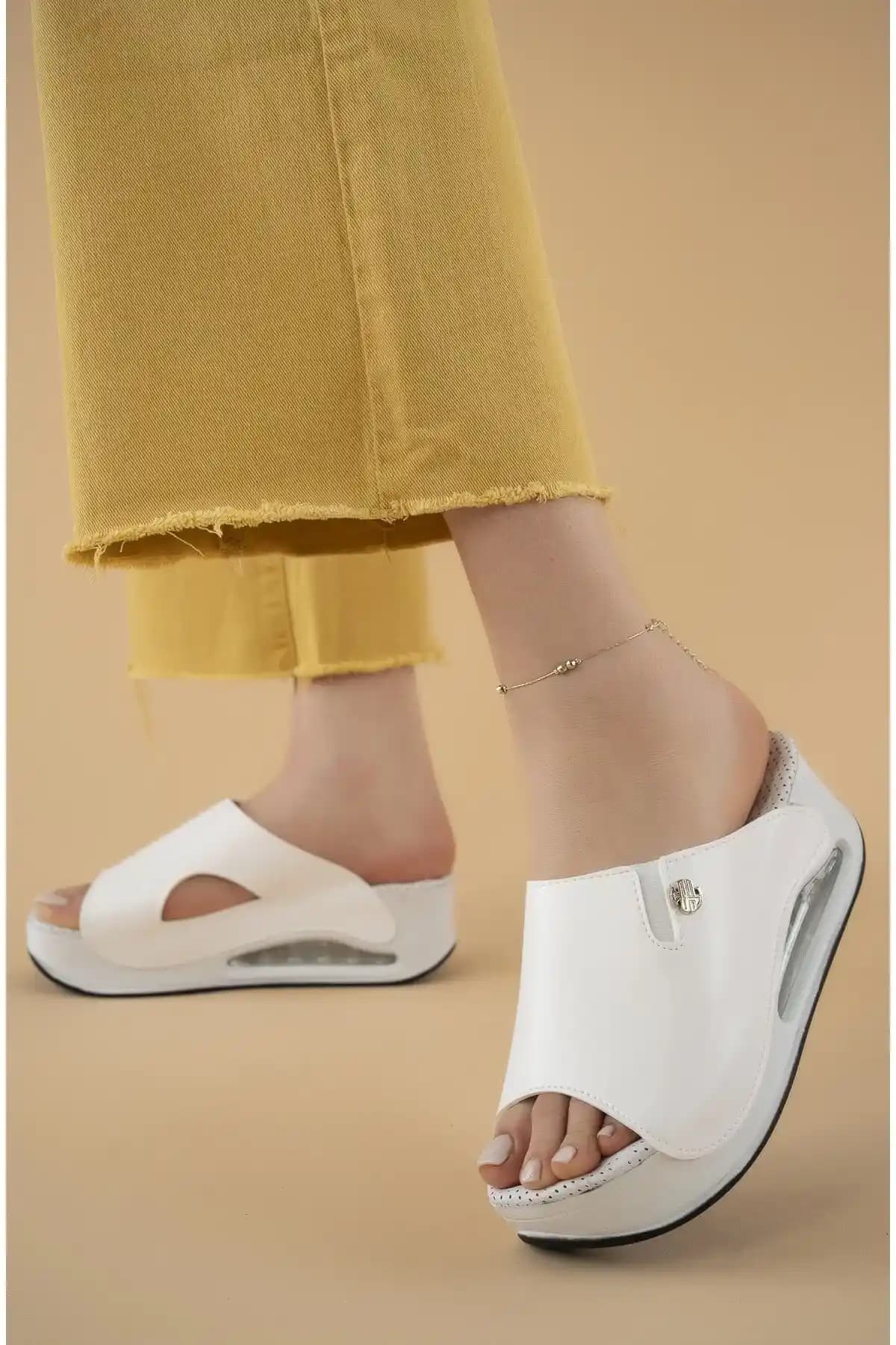 Günlük Rahatlık ve Sağlık Odaklı Kadın Terlikleri Topuk Dikenine Karşı Koruma Sağlar