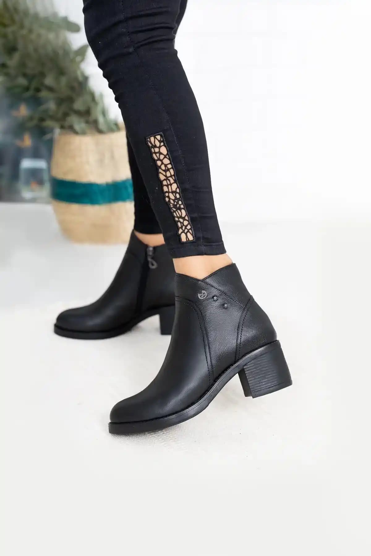 Günlük Şıklık ve Rahatlık Sunan Botiy Ayakkabılar: Modern Kadın ve Erkek Modası