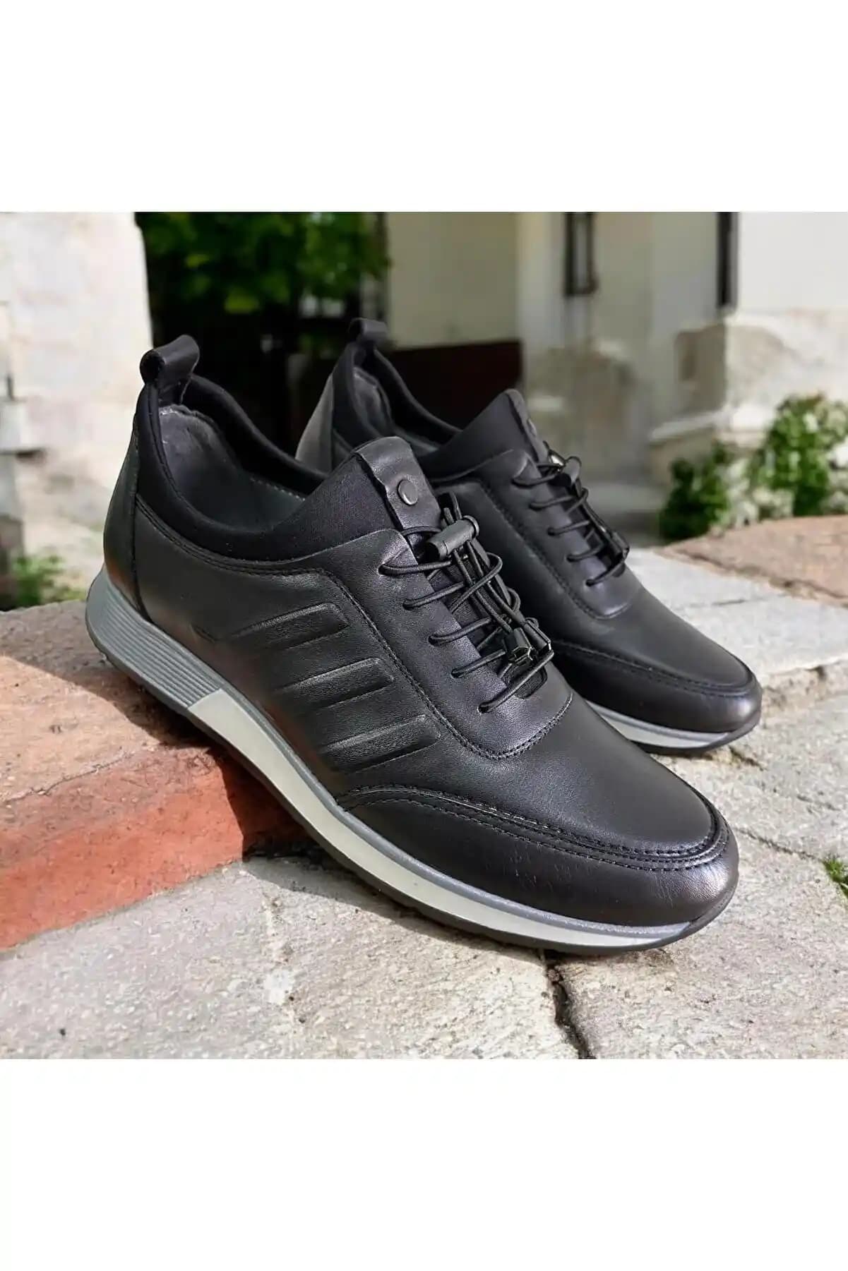 Günlük Spor Ayakkabılarında Modern Tasarım ve Fonksiyonellik Trendleri