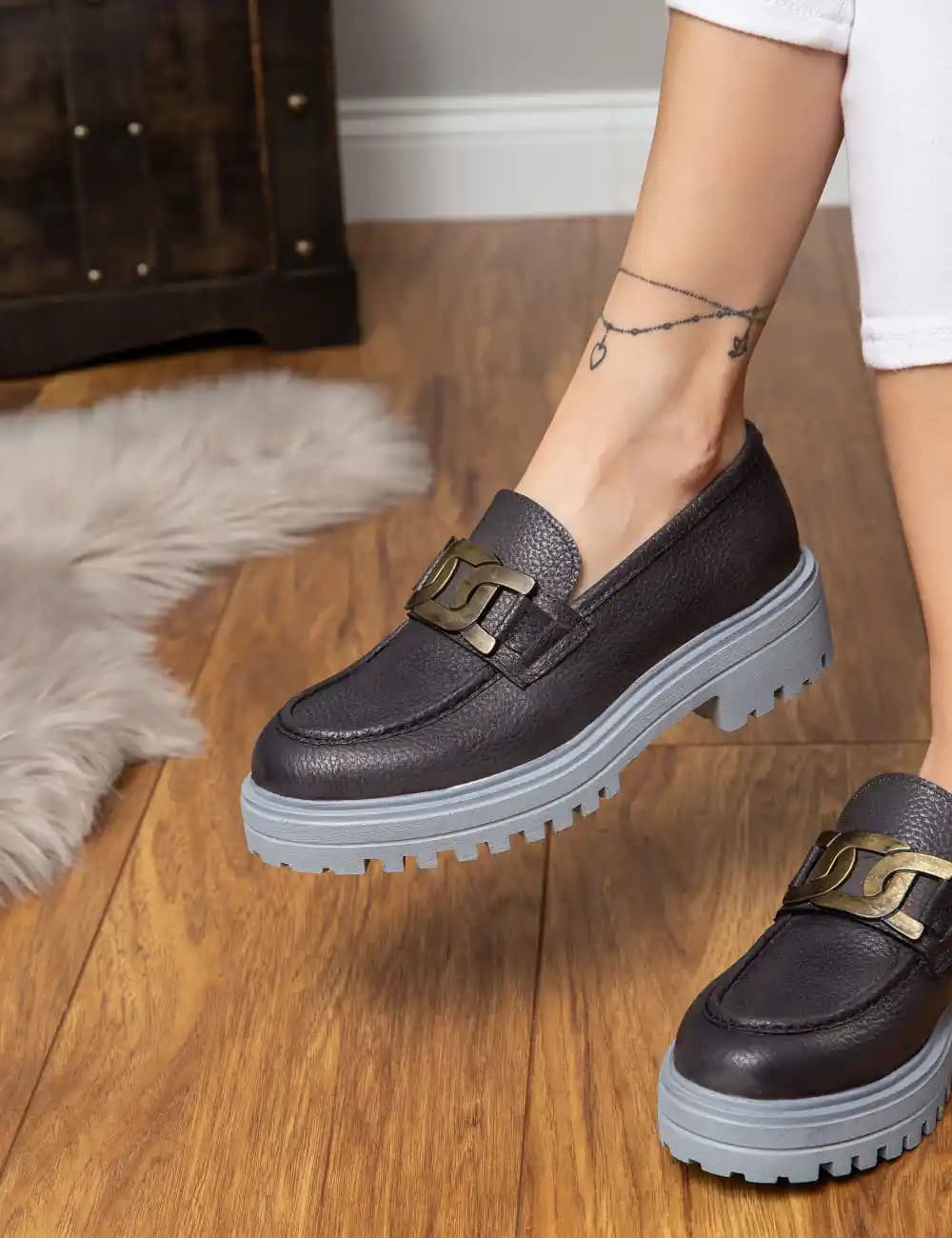 Hakiki Deri Kadın Loafer Modelleri ve Özellikleri Günlük ve Ofis Kullanımı İçin Uygun