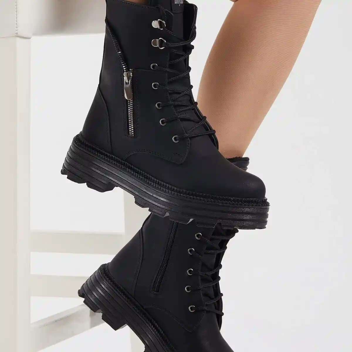 Kadın Kışlık Bot Seçiminde Güncel Trendler ve Teknik Özellikler