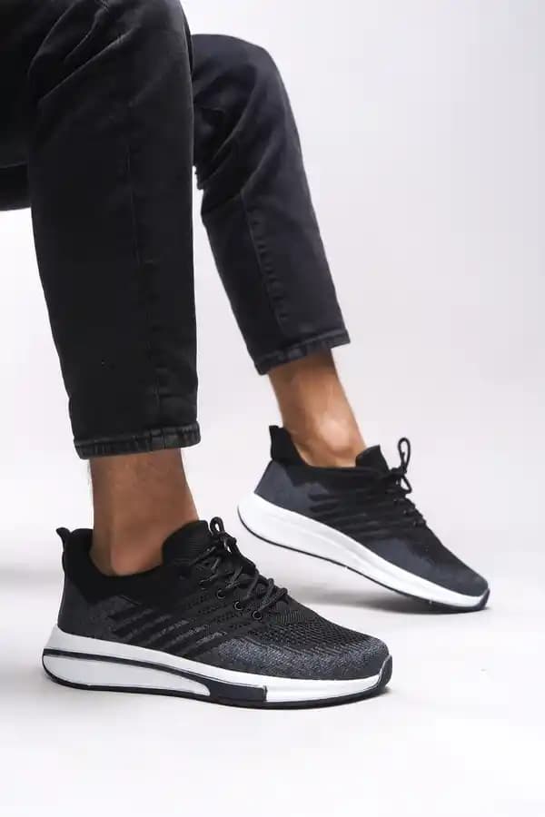 Kadın Sneaker'larda Geniş Konfor Yelpazesi ve Sağlıklı Ayak Desteği