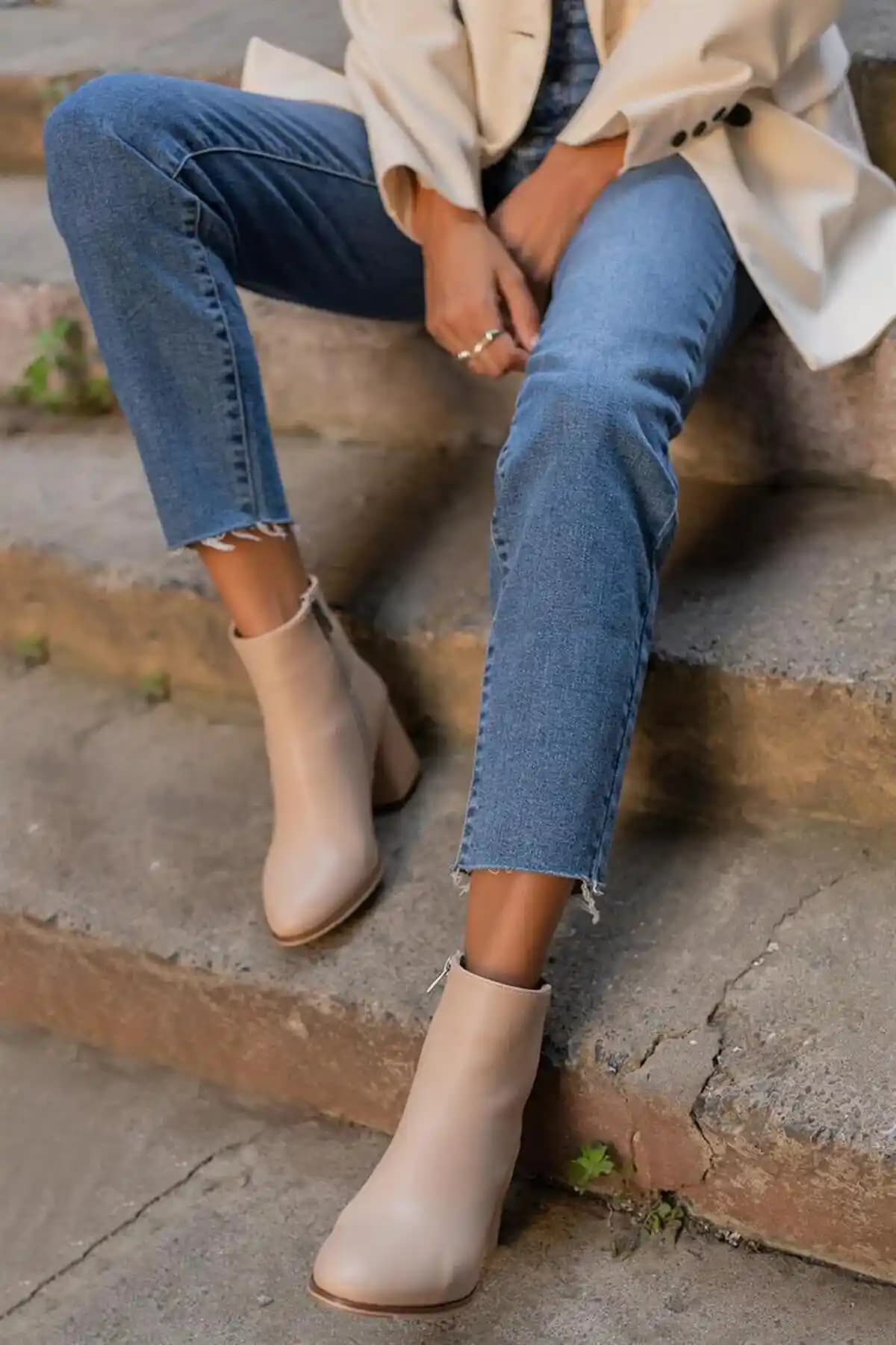 Kadın Vizon Bot Stil Önerileri: Şıklık ve Konforun Buluşması