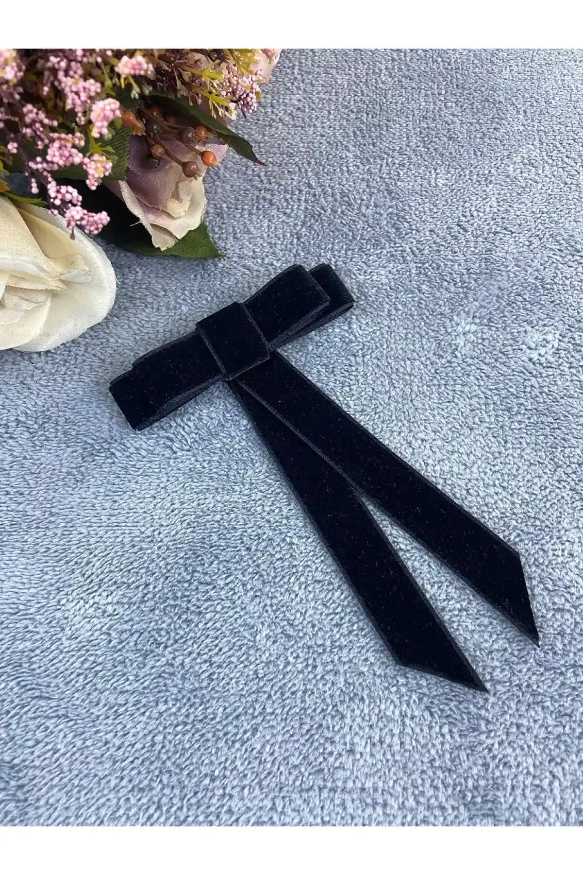 Siyah Kurdele Aksesuarlar ve Broş Seçenekleri: Zarafetin Simgesi ve Moda Trendleri