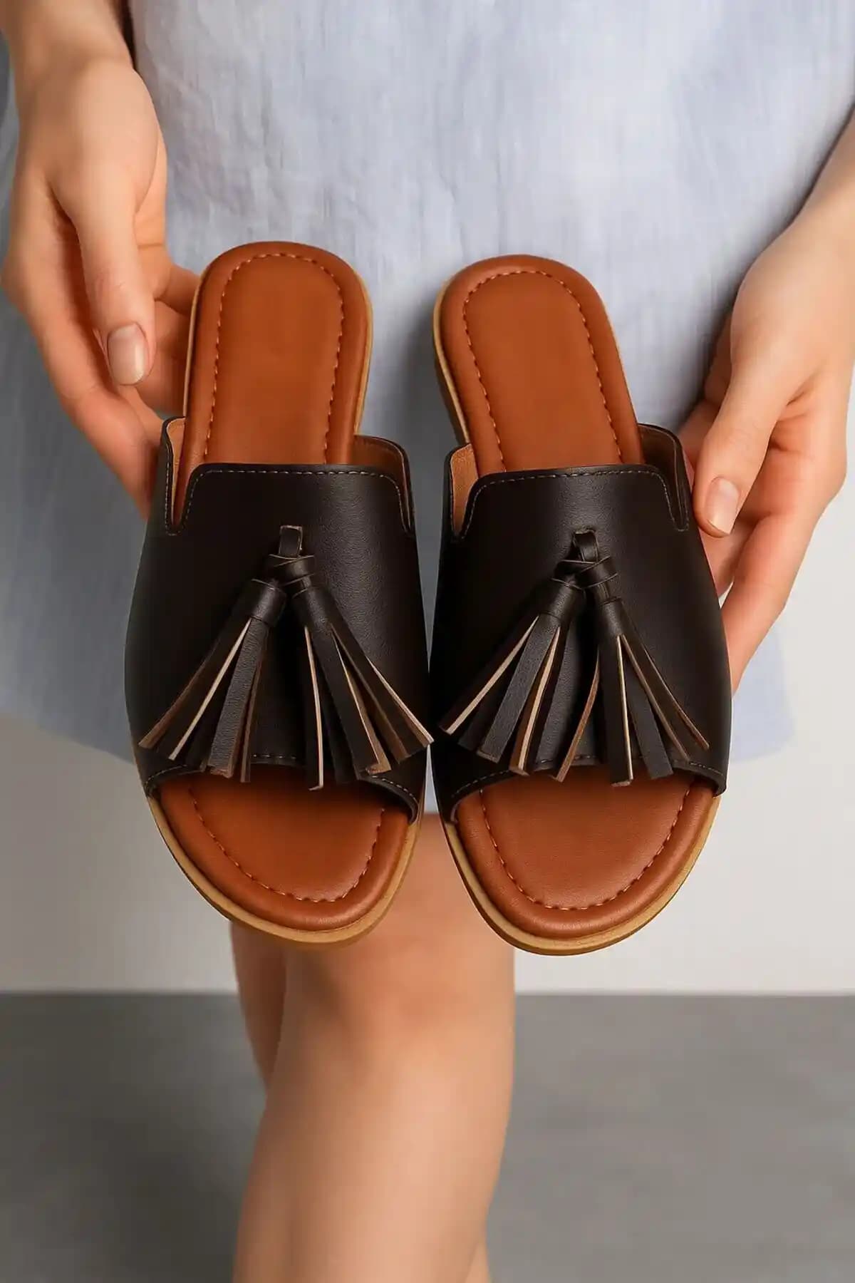 Yazlık Rahat Terlik Seçimi: Konfor ve Güvenlik İçin Doğru Modeller Nasıl Seçilir?