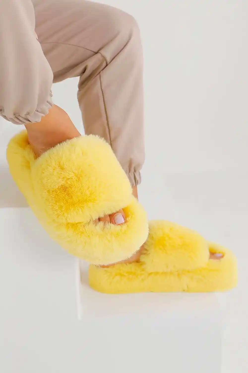 Yu<muş>ak Tuylu Terlikler: Ev Konforunu Artıran Ergonomik ve Sağlıklı Seçenekler