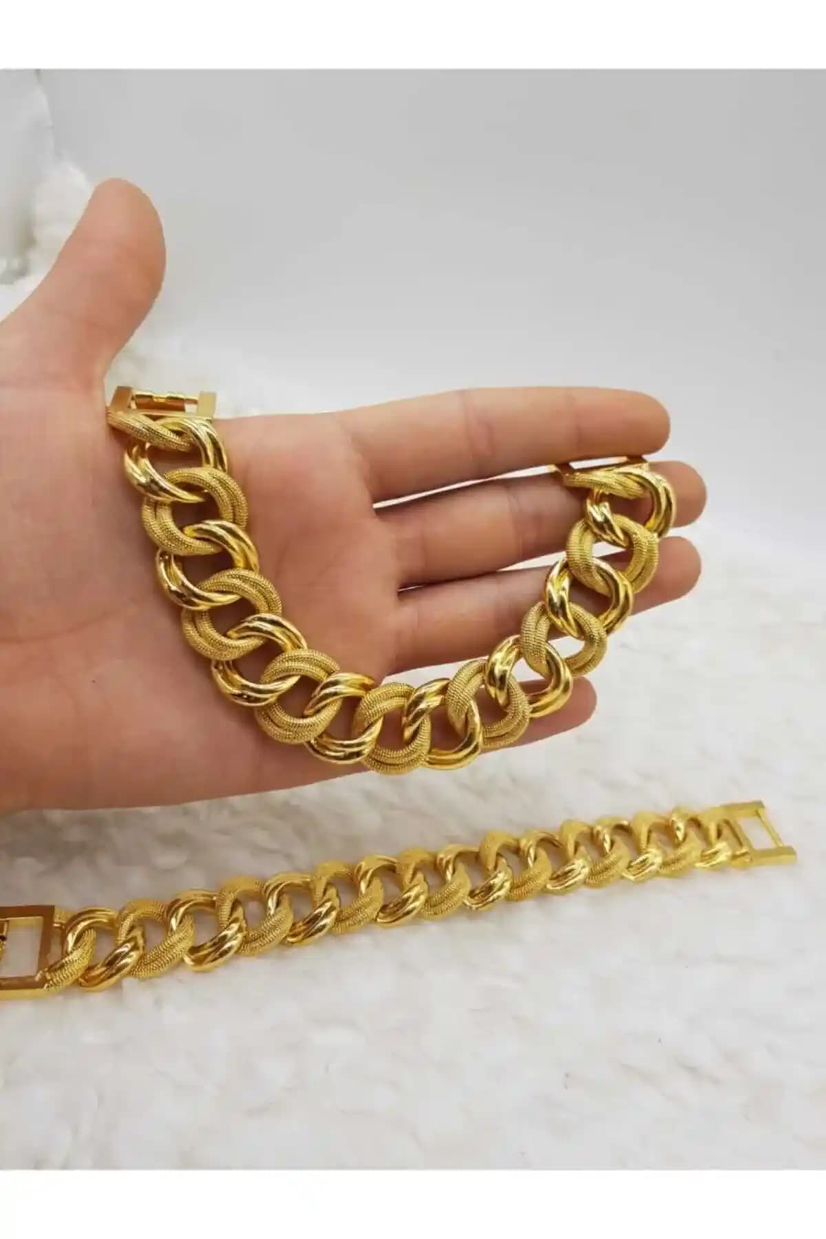 Ay ve Gelgitler: Doğanın Gizemli Döngüsü ve Ekosistemlere Etkisi