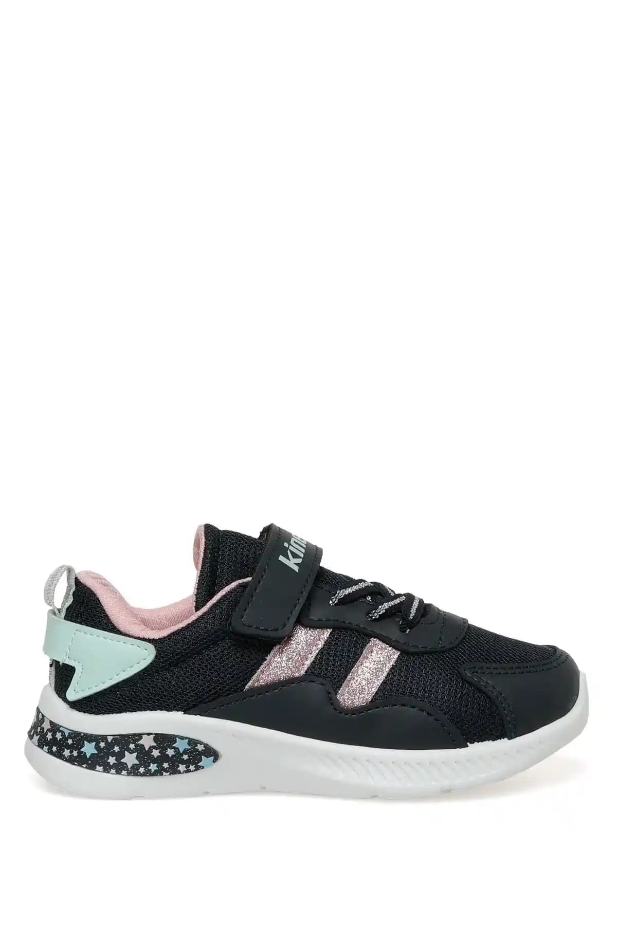 Çocuk Ayakkabılarında Rahatlık ve Dayanıklılık İçin Temel Özellikler ve Malzeme Seçenekleri