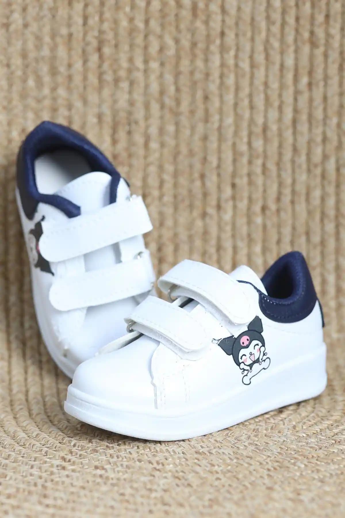 Çocuklar İçin Güncel Spor Ayakkabıları ve Çanta Trendleri Hakkında Bilgiler