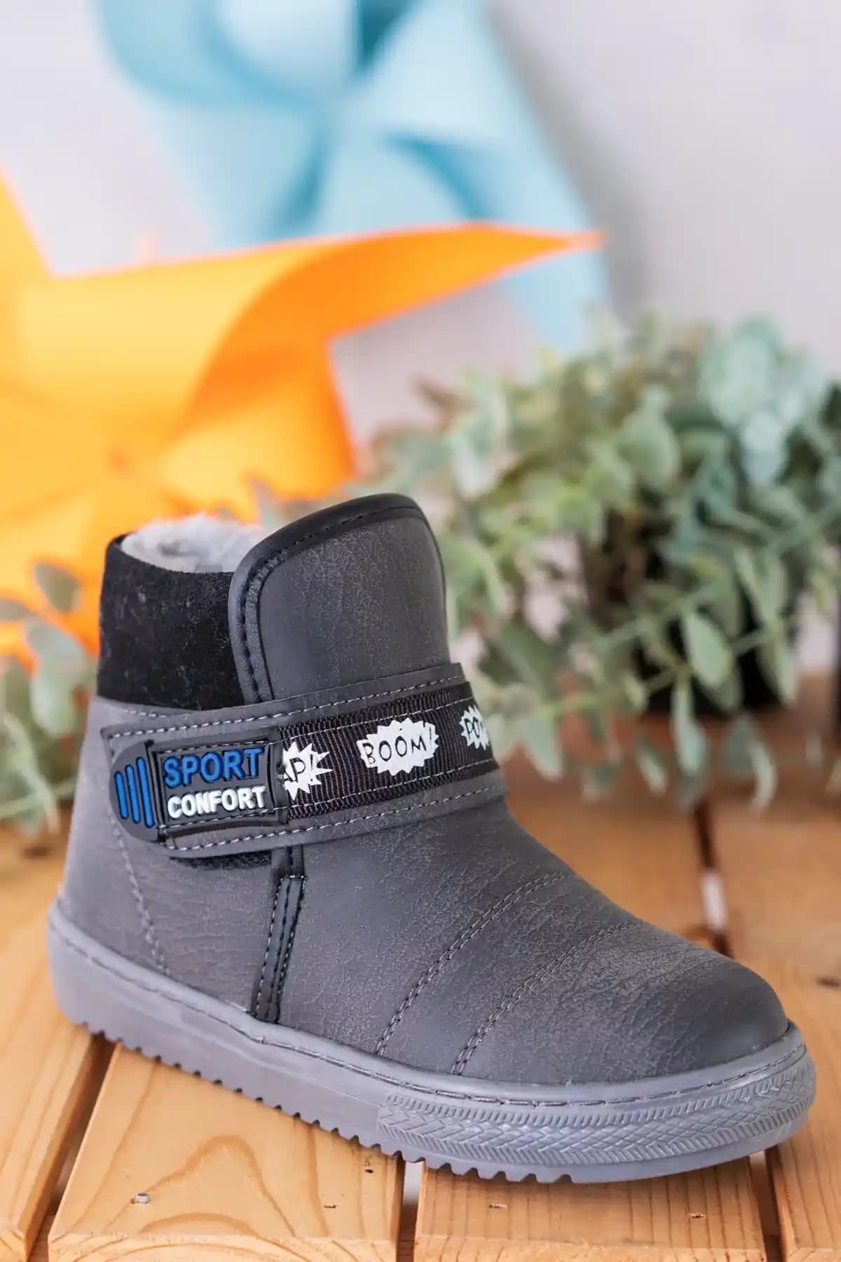 Çocuklar İçin Kışlık Ayakkabı Seçimi: Güvenlik ve Konfor İçin Temel Bilgiler