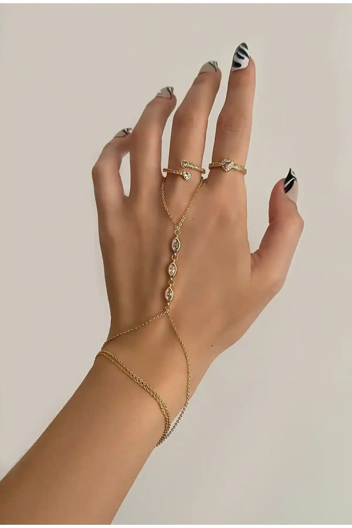 Dayanıklı El Aksesuarları: Elektronik ve Gadgets Dünyasında Güçlü ve Uzun Ömürlü Seçenekler