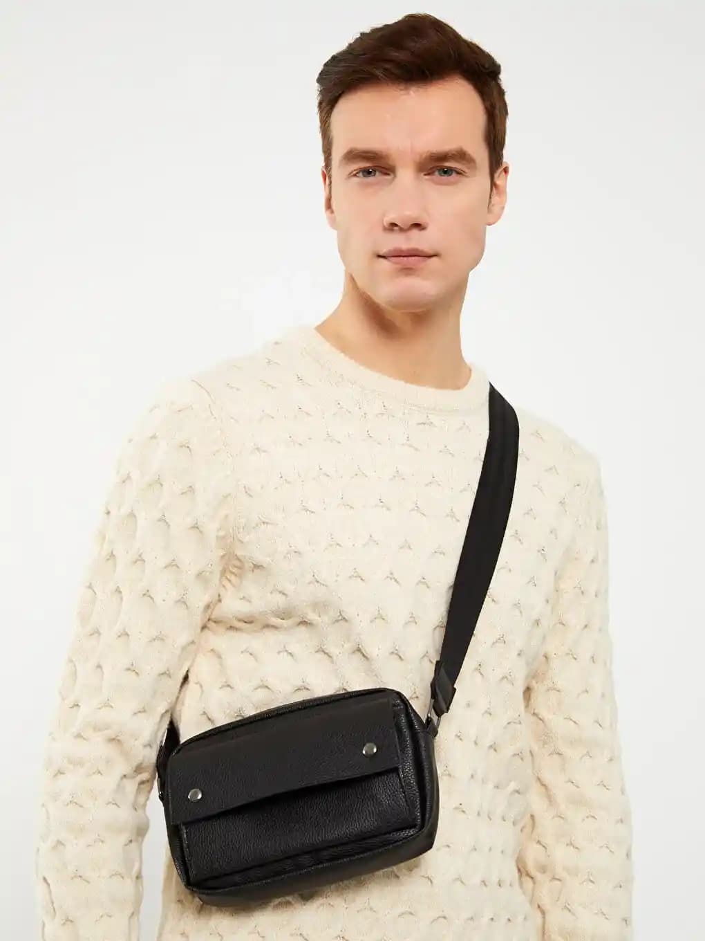 Erkek Giyiminde Çanta Seçimi ve Stil İpuçları: Moda Trendleri ve Uygun Modeller